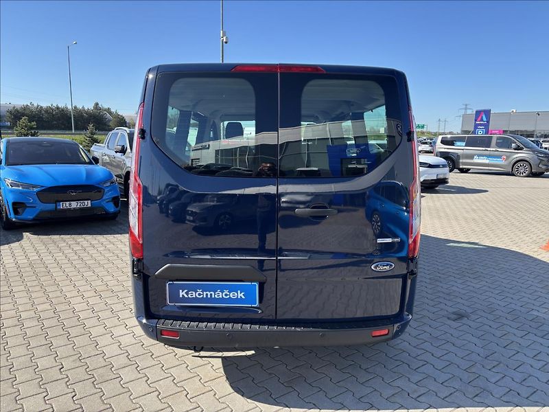 Ford Transit Custom 2,0 EcoBlue 96kW Mhev L2 9Míst - fotka 4 z 29