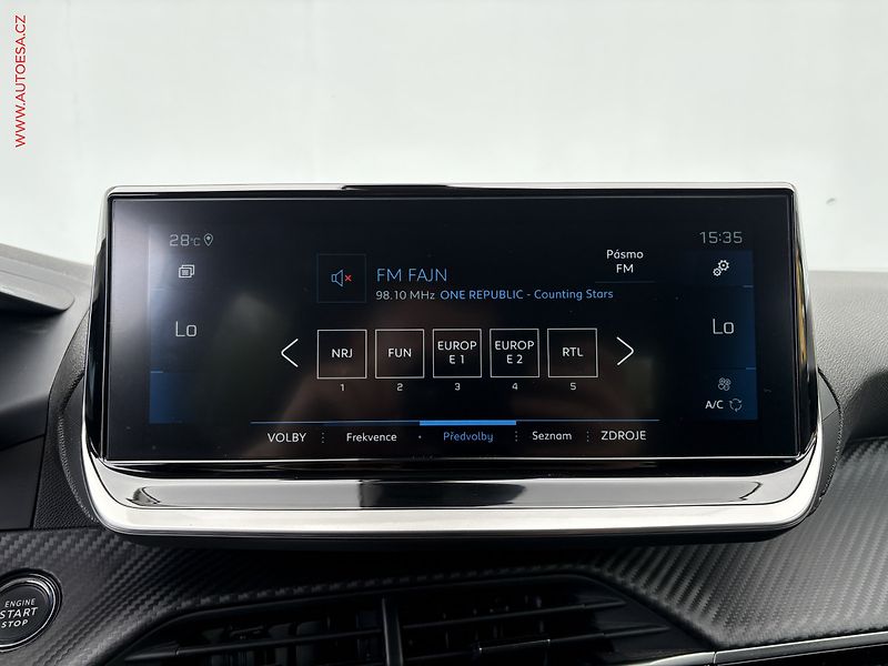 Peugeot 2008 (2022) 1.5 HDi, Allure, AT, LED - fotka 13 z 17