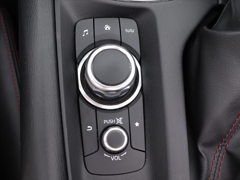 Mazda MX-5 2,0 Skyactiv-G160 118kW Revolu - fotka 27 z 35