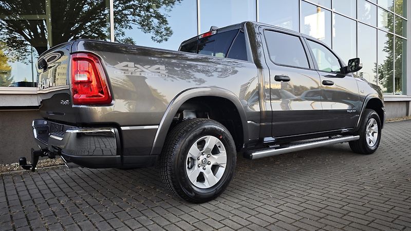Dodge RAM (2026) 1500, 5.7 V8  Bighorn MY26 - fotka 3 z 50