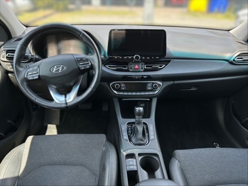 Hyundai i30 1,5 T-GDI Style AT 5d - fotka 9 z 11