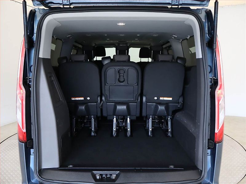 Ford Tourneo Custom (2023) Titanium 2.0 EcoBlue, ČR, 1Maj - fotka 11 z 17