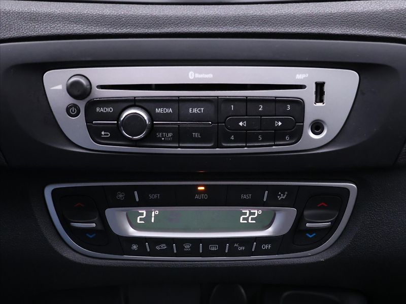 Renault Grand Scénic 1,5 dCi Limited Navi 7-Míst - fotka 24 z 35