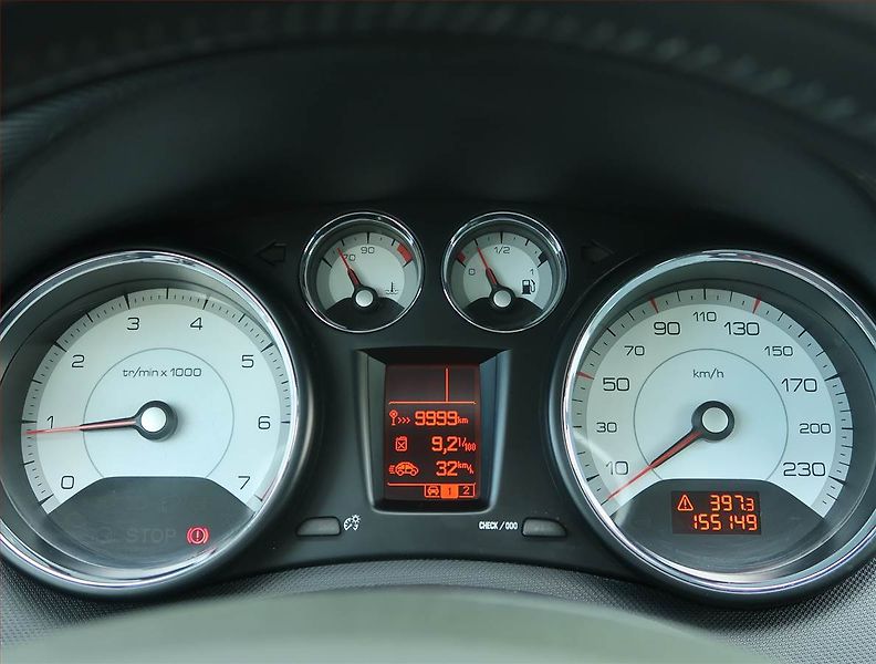 Peugeot 308 (2008) 1.6 THP, 7 míst, po STK - fotka 11 z 17