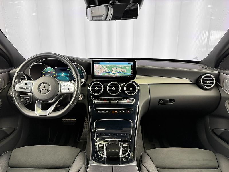 Mercedes-Benz Třídy C 300d AMG, WEBASTO, BURMESTER, - fotka 10 z 25