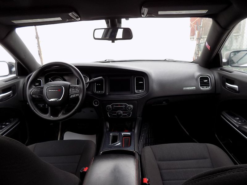 Dodge Charger (2019) 5,7 HEMI/AWD/AT/ - fotka 16 z 34