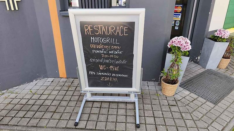 V Restauraci Motogrill u Humpolce jsme si dali poctivou dršťkovou a knedlo, zelo, vepřo.