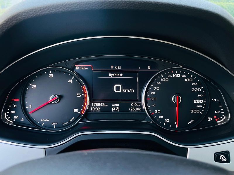 Audi Q7 3.0TDI AUT VÝHŘEV QUATTRO - fotka 50 z 54