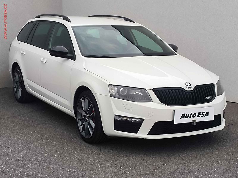 Škoda Octavia (2014) 2.0 TDi, ČR, RS, DSG, bixen - fotografie inzerátu