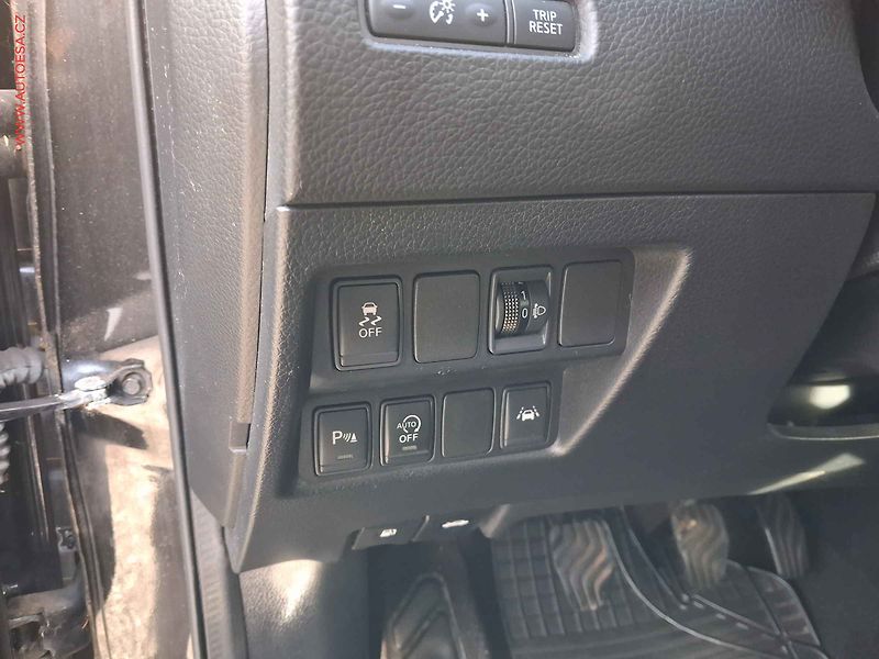 Nissan Qashqai (2015) 1.2TCe, Acenta, navi, kamera - fotka 15 z 18