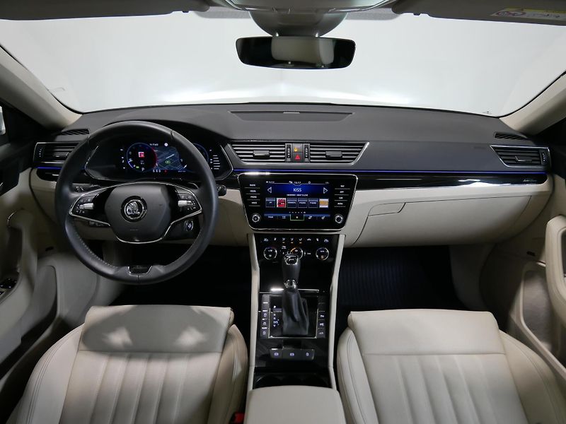 Škoda Superb - fotka 5 z 25