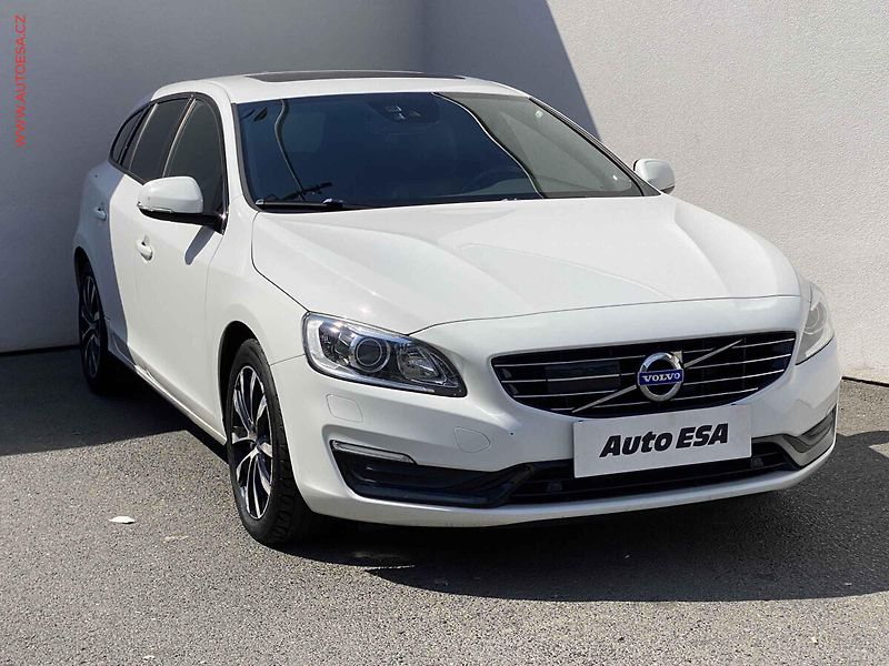 Volvo V60 (2017) 2.0 D, AT, LED, kamera - fotografie inzerátu