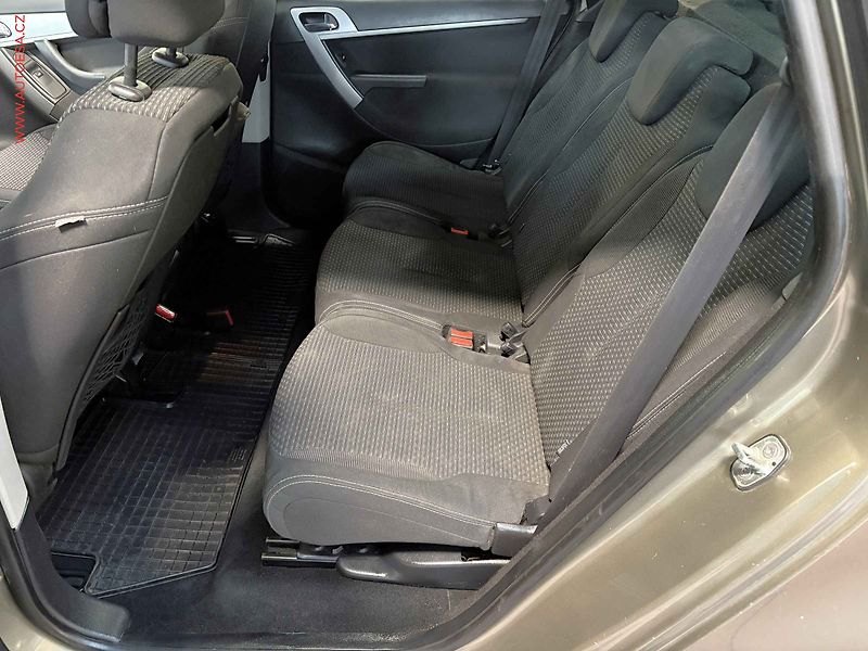 Citroën C4 Picasso (2009) 1.6 HDI, autoAC, temp - fotka 10 z 17