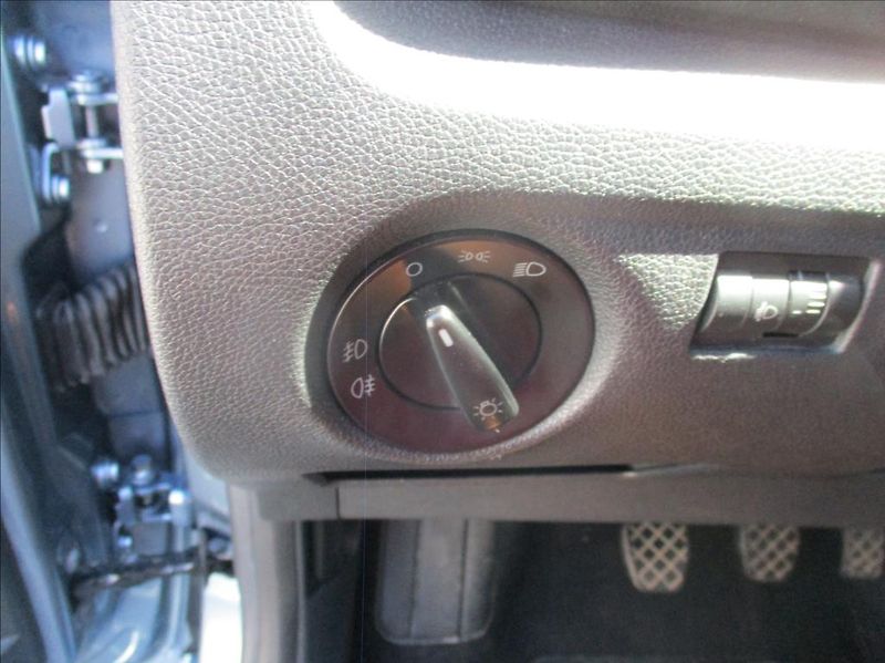 Škoda Fabia 1,2 TSI,aut.klima,56.000km - fotka 22 z 27