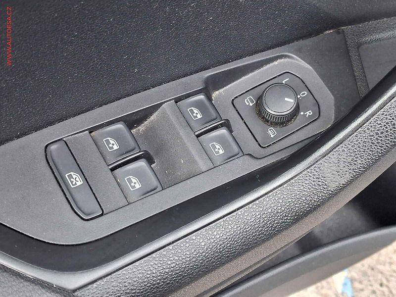 Škoda Karoq (2019) 1.5 TSi, Business, DSG, TZ - fotka 11 z 19