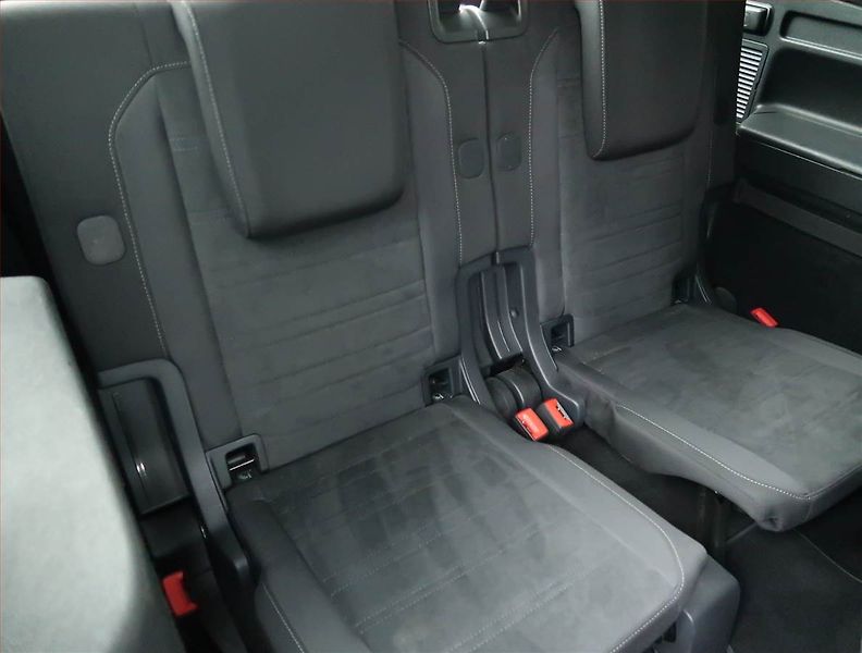 Volkswagen Touran (2018) Highline 1.8 TSI, Automat - fotka 17 z 18