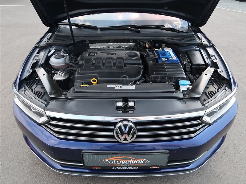 Volkswagen Passat 2,0 TDi,110kW,1majČR,Highline - fotka 23 z 27