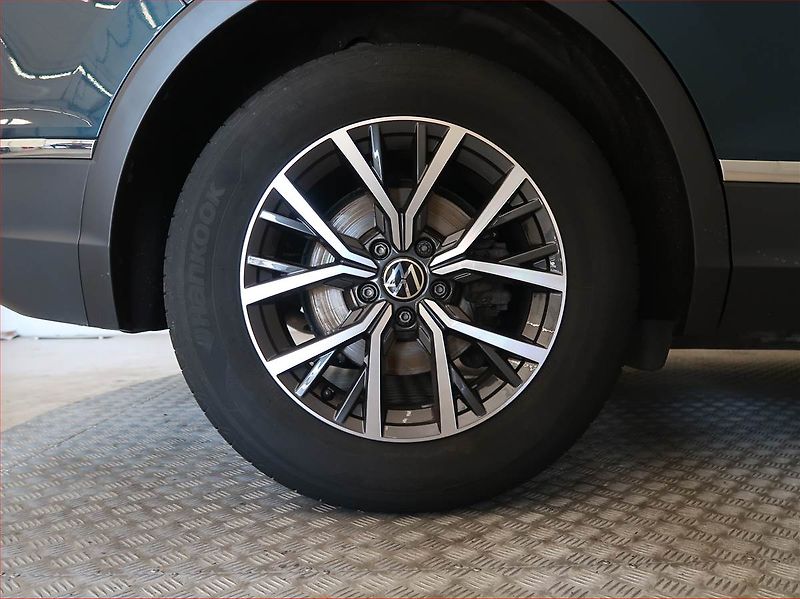 Volkswagen Tiguan (2022) 1.5 TSI - fotka 15 z 17