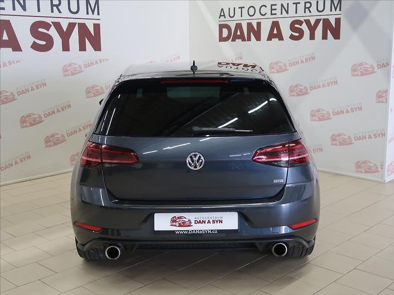 Volkswagen Golf 2,0 TSI 180kW GTI Performance - fotka 5 z 41