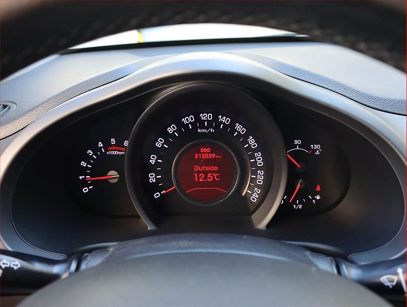Kia Sportage (2012) 2.0 CRDi, Navi, Tempomat - fotka 11 z 17