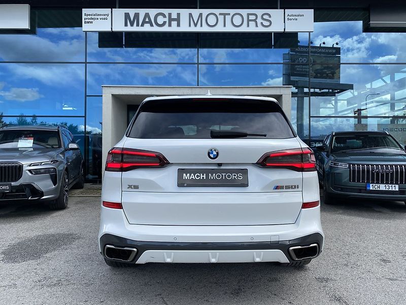 BMW X5 M50i xDrive Sportpaket - fotka 10 z 31