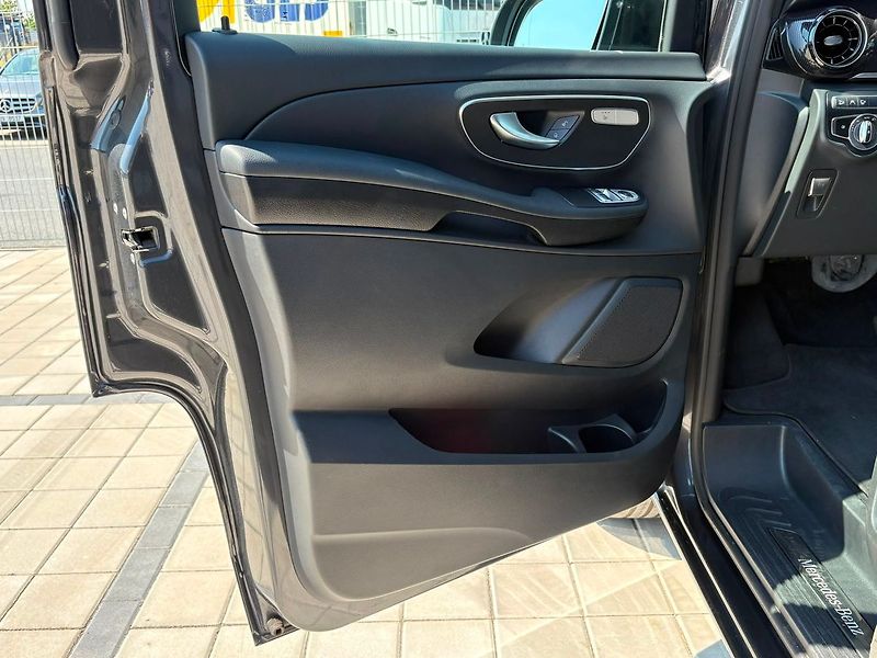 Mercedes-Benz Třídy V 300d 4MATIC Long  Avantgarde C - fotka 9 z 37