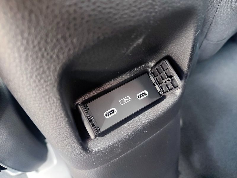 Honda Jazz (2026) CROSSTAR 1.5:eHEV SKLADEM - fotka 12 z 16