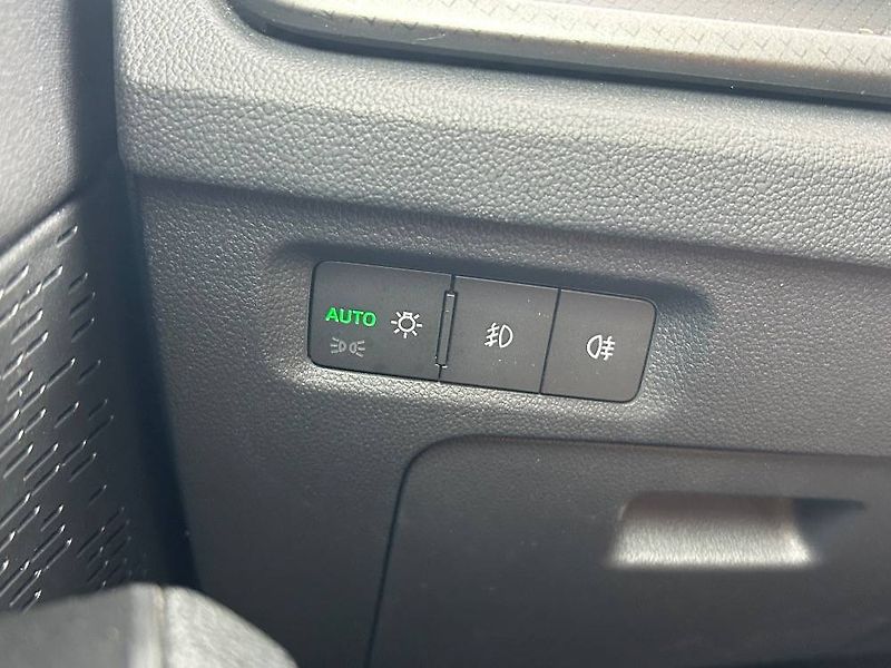 Škoda Octavia Ambition 6MP 2,0TDI - fotka 18 z 23