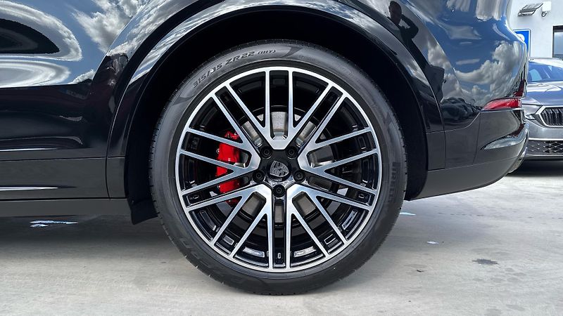 Porsche Cayenne Turbo E-Hybrid - fotka 12 z 25