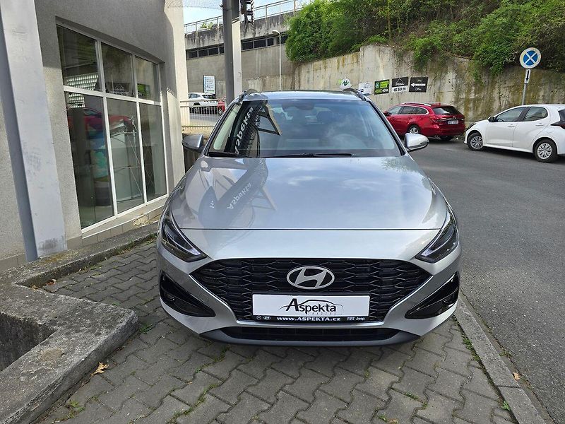 Hyundai i30 (2026) 1.0 T-GDi Go Czech - fotka 8 z 25