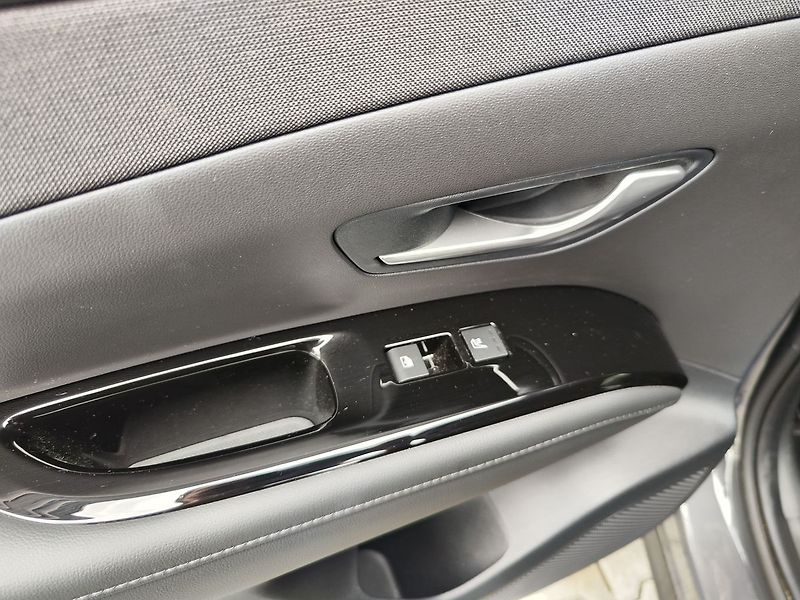 Hyundai Tucson 1.6 T-GDI/158kW PRM LUX HEV AT - fotka 13 z 39