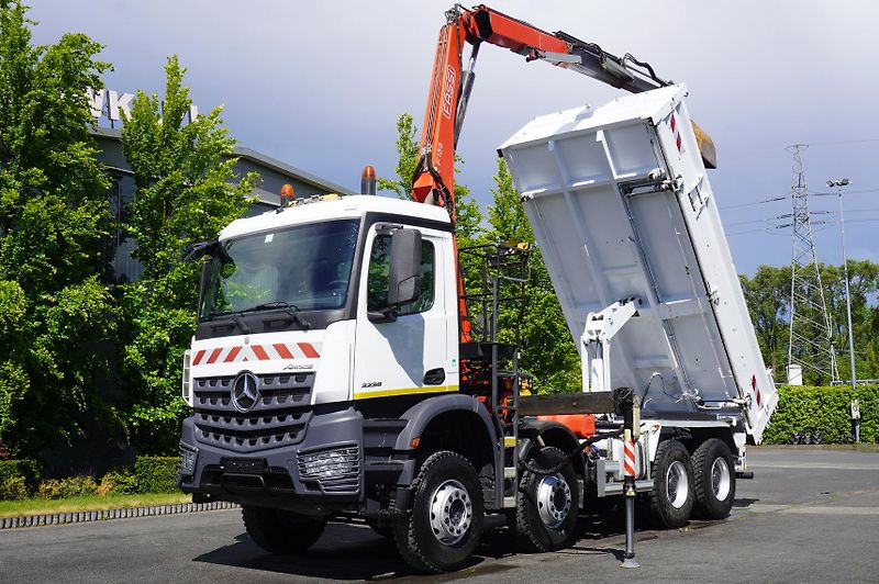 Mercedes-Benz (2020) Arocs 3236 8×4 / Crane Fassi - fotka 10 z 24