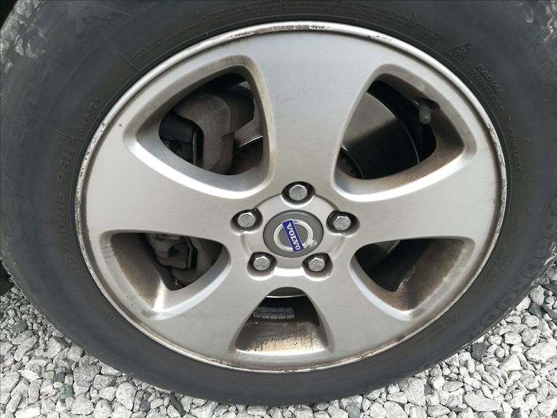 Volvo V70 2,4 D - fotka 14 z 17