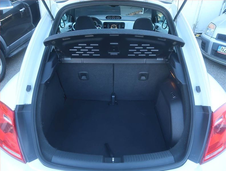 Volkswagen Beetle (2013) 1.6 TDI, Automat, Serv.kniha - fotka 14 z 16
