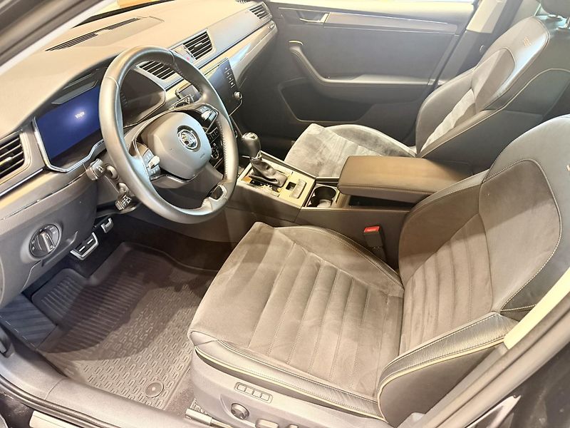 Škoda Superb 2.0 TSi 206 Kw DSG 4x4 Scout - fotka 21 z 32