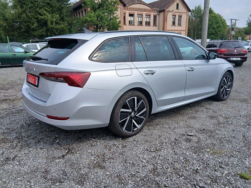 Škoda Octavia 2.0 TDI,STYLE INDIVIDUAL - fotka 8 z 58