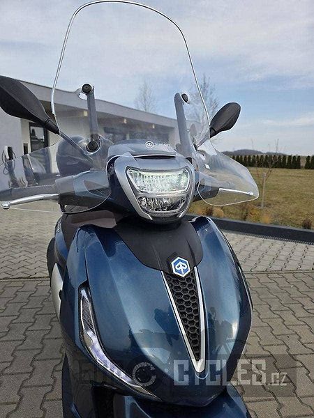 Piaggio Beverly 400 (2022) - fotka 11 z 17