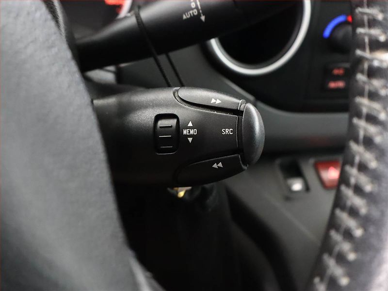 Peugeot Partner (2017) Allure 1.6 BlueHDi, 5Míst, ČR - fotka 14 z 14