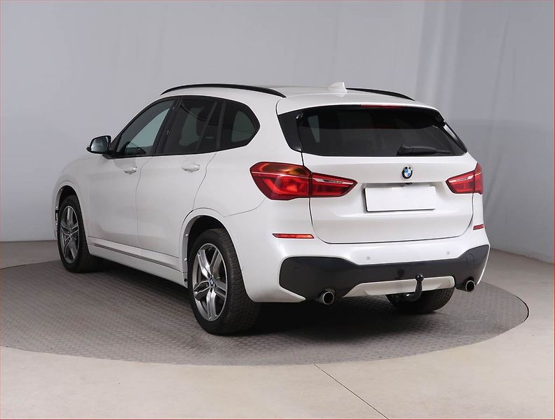 BMW X1 (2016) M Sport xDrive20d, 4X4 - fotka 4 z 17