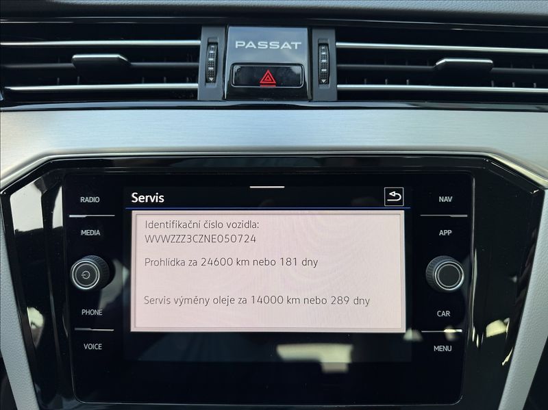 Volkswagen Passat 2,0 TDI DSG ELEGANCE 1.maj. ČR - fotka 41 z 50