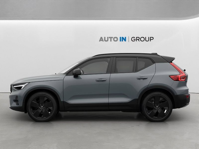 Volvo XC40 (2026) Black Edition, pano, 360°kam - fotka 3 z 13