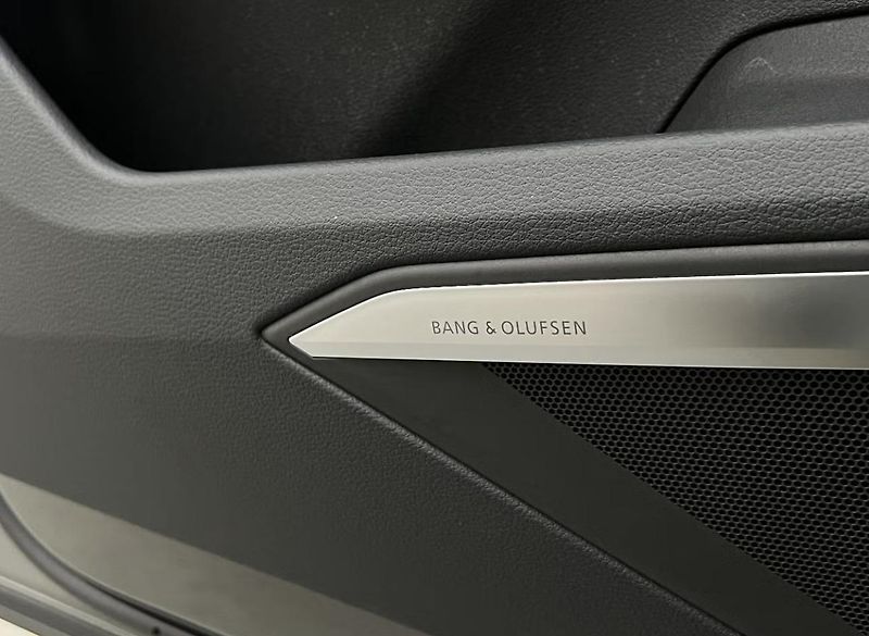 Audi Q8 e-tron 55 Q 360k Pano Matrix 4 zóny   - fotka 11 z 36
