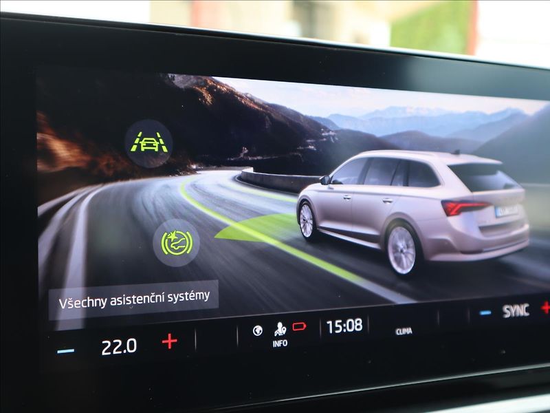 Škoda Octavia 2,0 TDi Style Virtual LED - fotka 24 z 35