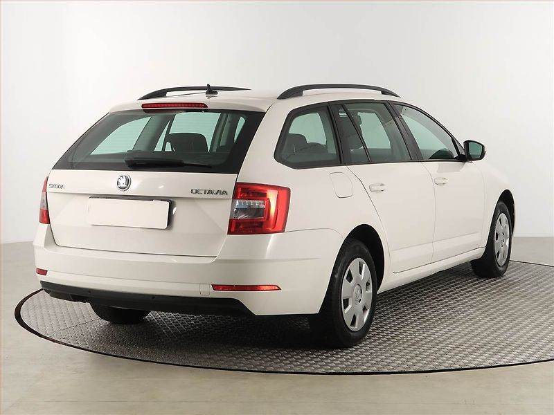 Škoda Octavia (2019) 1.6 TDI, Serv.kniha, Navi - fotka 5 z 16