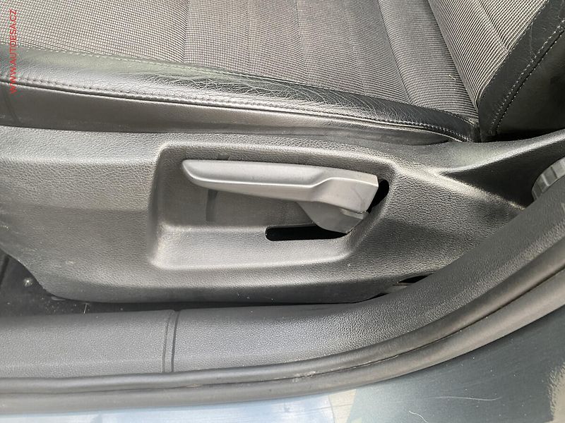Škoda Octavia (2015) 1.4 TSi, Elegance, DSG, +kola - fotka 15 z 20