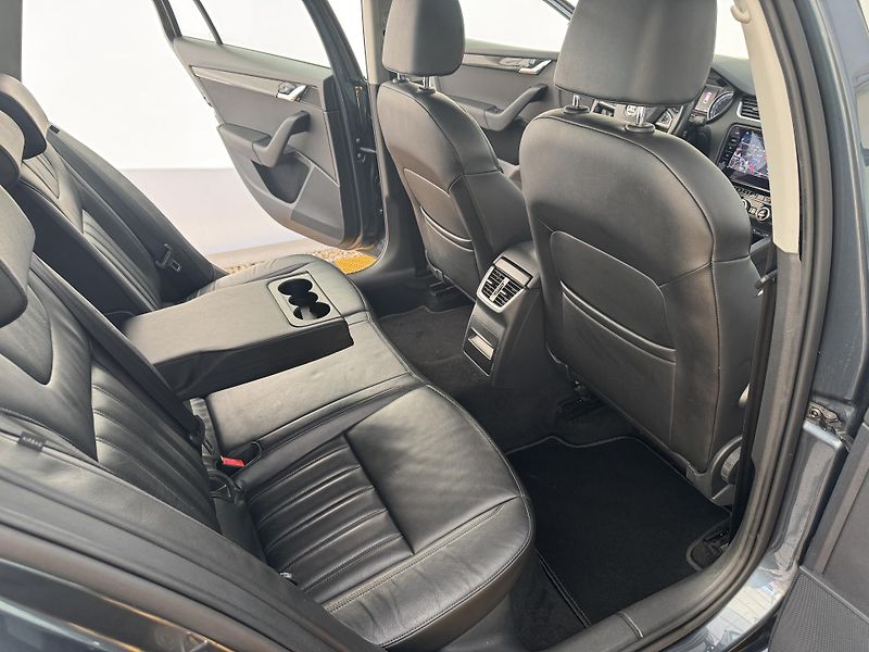 Škoda Octavia 1.6tdi*85kw*Manuál*Kůže* - fotka 13 z 34