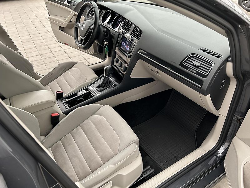 Volkswagen Golf 1.6 TDI Highline - fotka 18 z 21