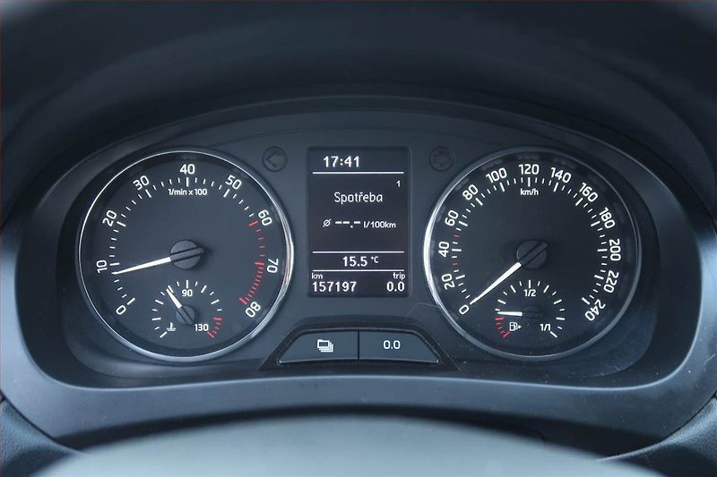 Škoda Rapid (2014) 1.2 TSI, Tempomat - fotka 11 z 20