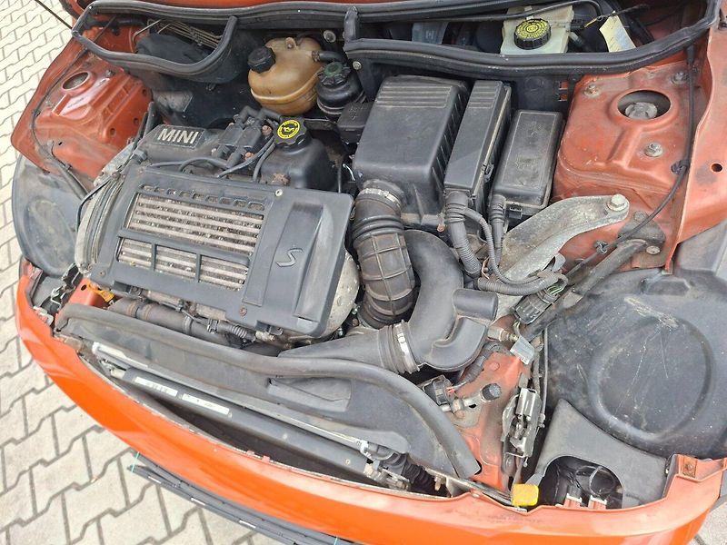 Mini Cooper S (2004) CABRIO 1.6 125kW KOMPRESOR - fotka 26 z 34