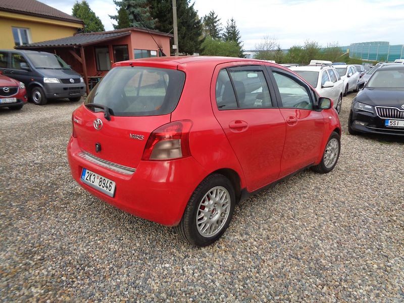 Toyota Yaris 1,3 Automat - fotka 5 z 12